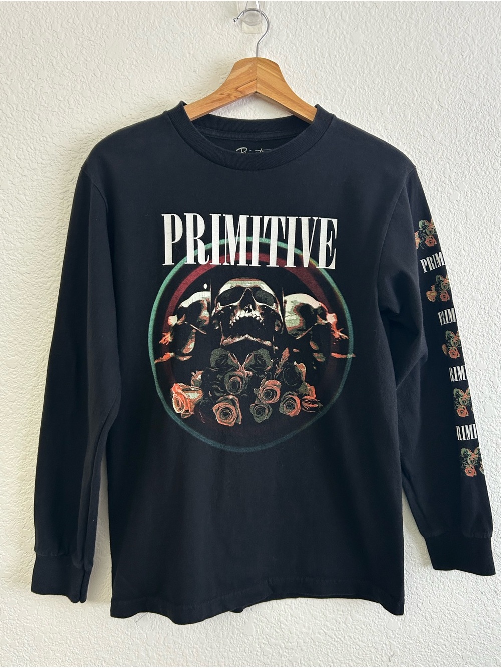 Primitive Skateboarding Long Sleeve Graphic Tee 3 SKULLS AND ROSES PRINT Size S